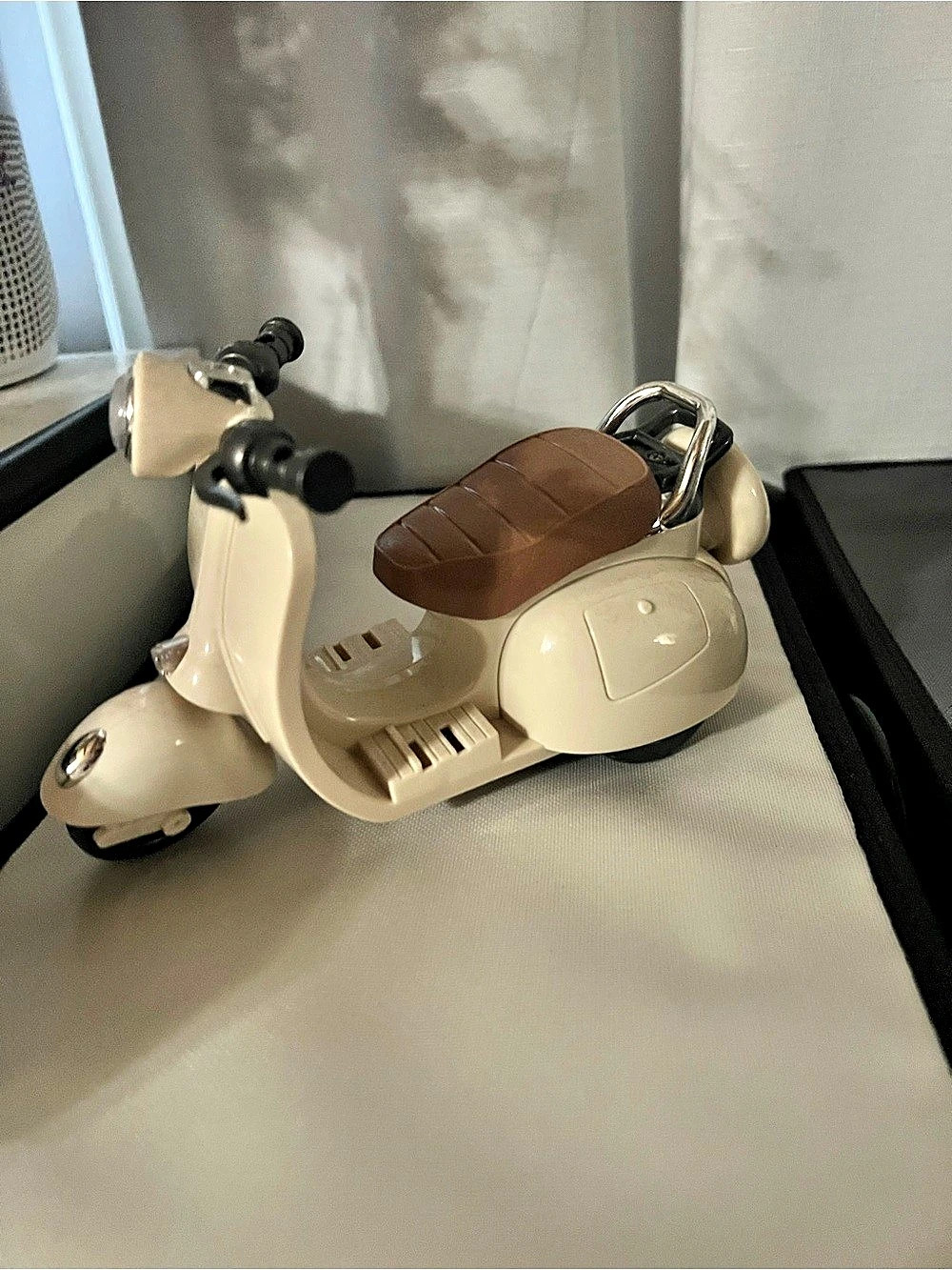 Miniature Vespa Toy for 17cm Labubu Doll Cream Scooter
